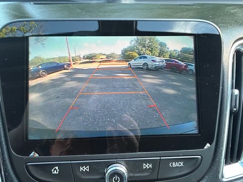 Used 2016 Chevrolet Malibu LT FWD image 15