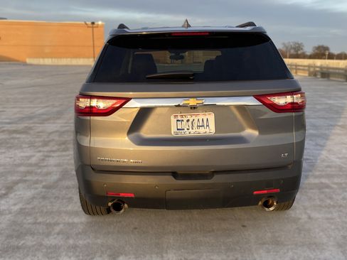 Used 2020 Chevrolet Traverse LT image 13