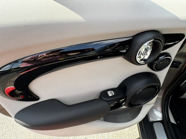 Used 2017 MINI Cooper S 4-Door Hardtop FWD image 12