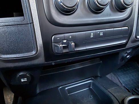 Used 2016 RAM 2500 4x4 Crew Cab ST image 15