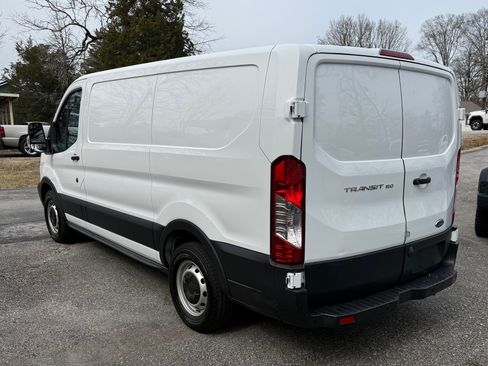 Used 2019 Ford Transit 150 XL image 2