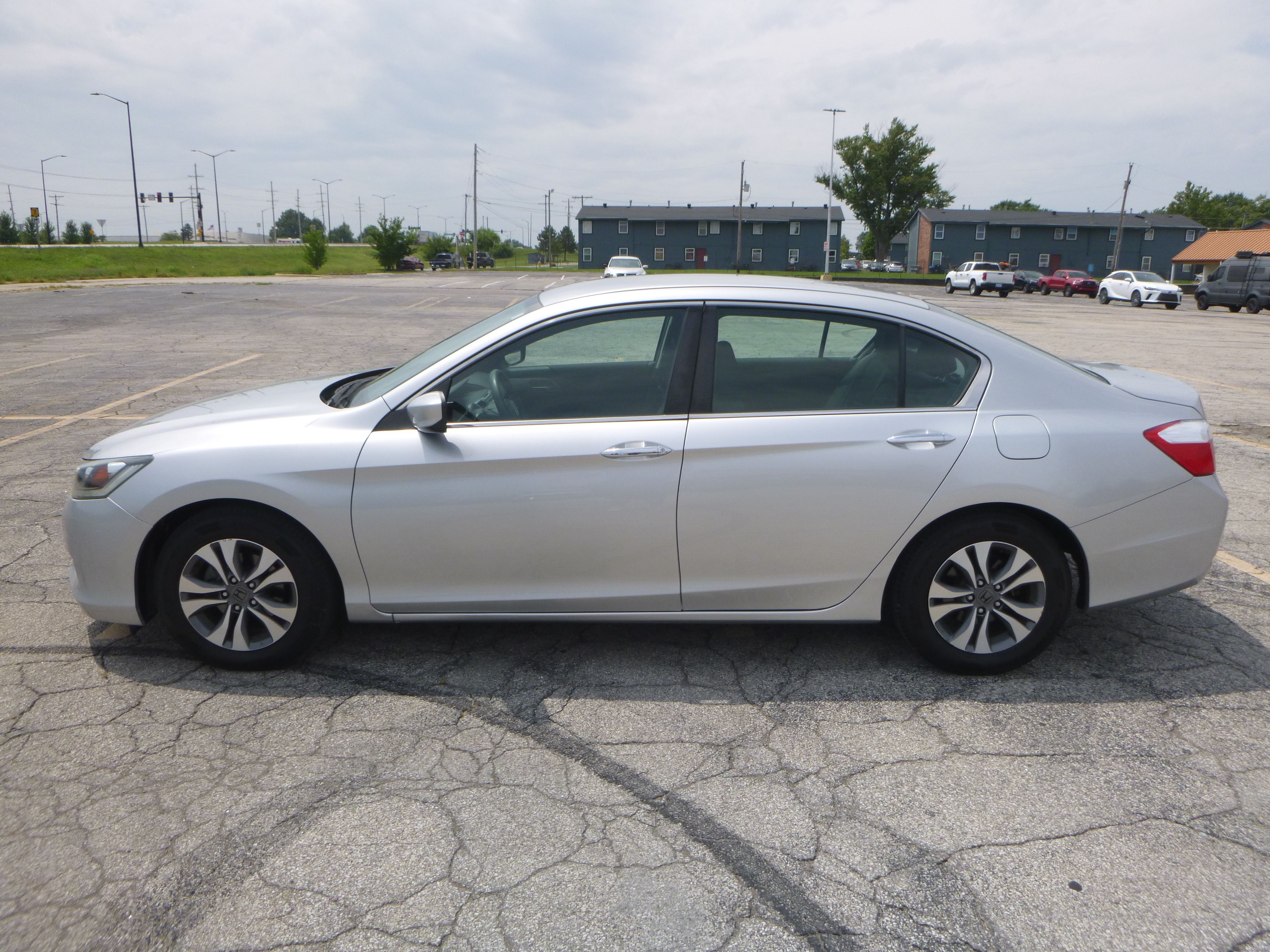 Used 2015 Honda Accord LX Sedan image 1