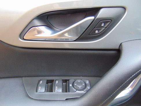 Used 2020 Chevrolet Blazer LT image 16