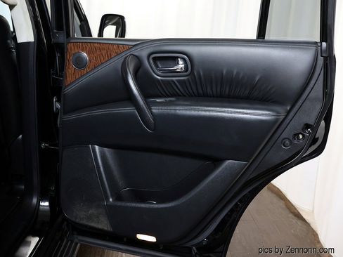 Used 2017 Nissan Armada Platinum image 34