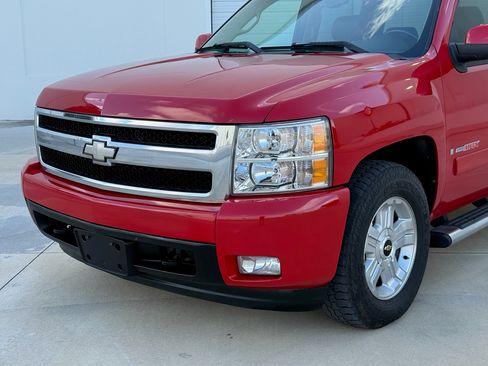Used 2007 Chevrolet Silverado 1500 LTZ image 19