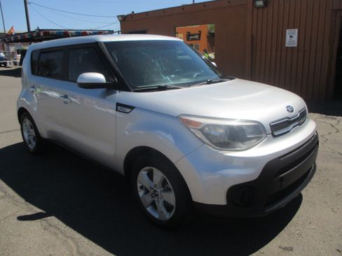 Used 2018 Kia Soul UNAVAIL FWD image 3