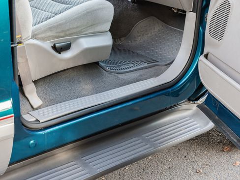 Used 2001 Ford F350 XLT image 47