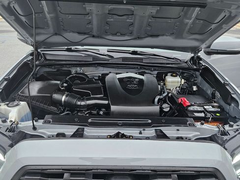 Used 2020 Toyota Tacoma image 16