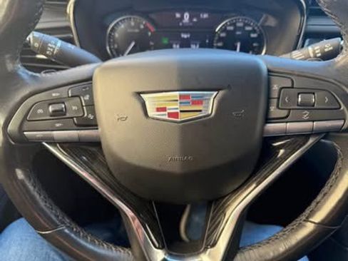 Used 2020 Cadillac XT6 Premium Luxury image 10