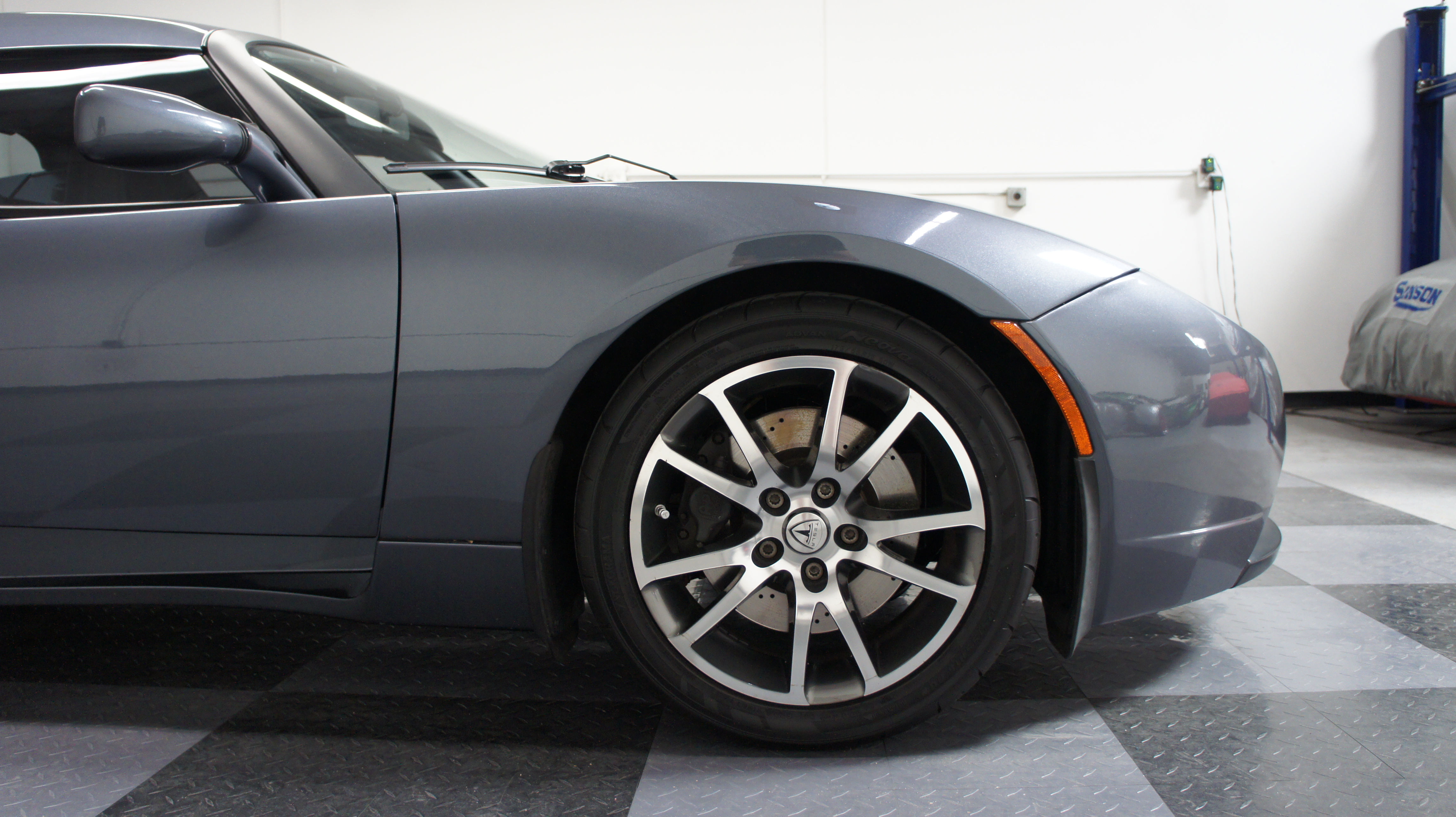 Used 2008 Tesla Roadster RWD image 17