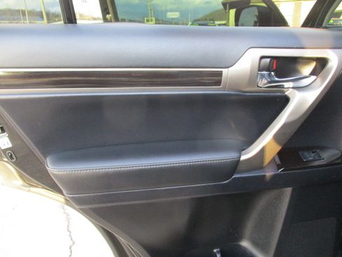 Used 2016 Lexus GX 460 Luxury image 29