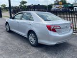 Used 2014 Toyota Camry LE image 3