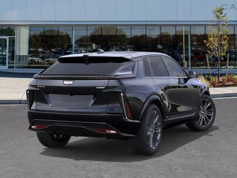 New 2026 Cadillac Lyriq V image 4