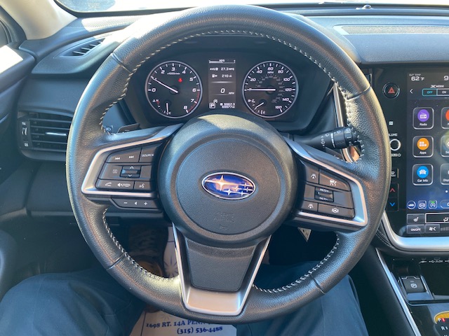 Used 2025 Subaru Outback Premium AWD/4WD image 12