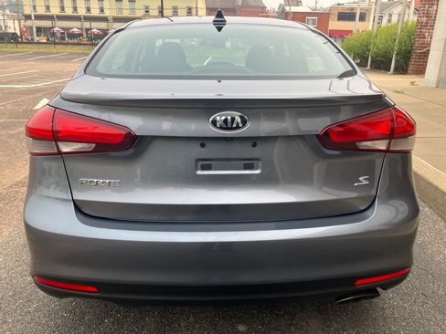 Used 2018 Kia Forte Sedan FWD image 4