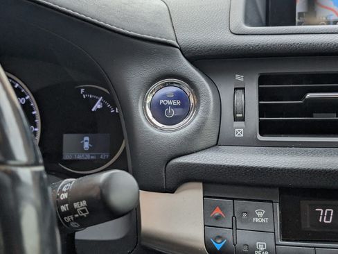 Used 2015 Lexus CT 200h image 17