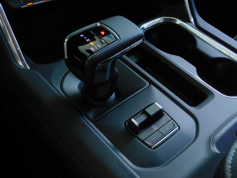 Used 2025 GMC Sierra 1500 4x4 Crew Cab Denali image 35