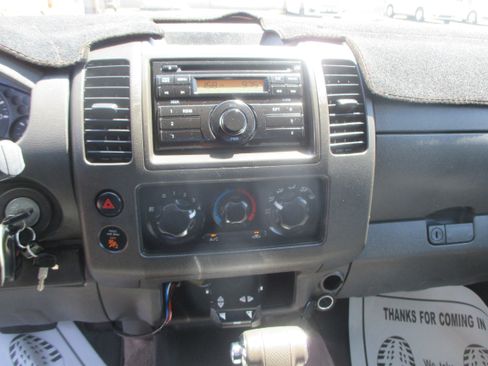 Used 2009 Nissan Frontier King Cab SE RWD image 5