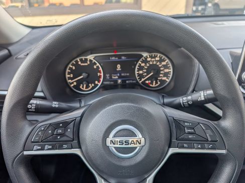 Used 2022 Nissan Altima 2.5 SV FWD image 10