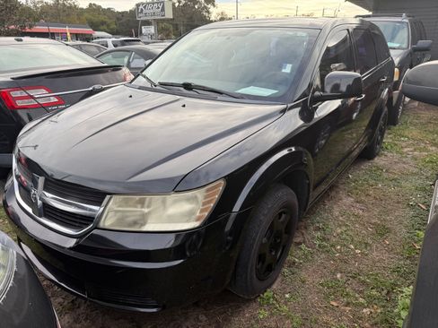 Used 2010 Dodge Journey SE image 2