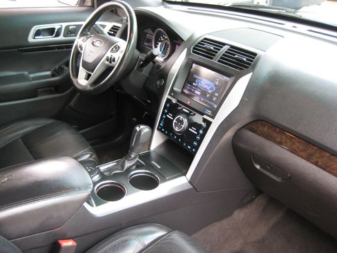 Used 2013 Ford Explorer 4WD Limited image 15