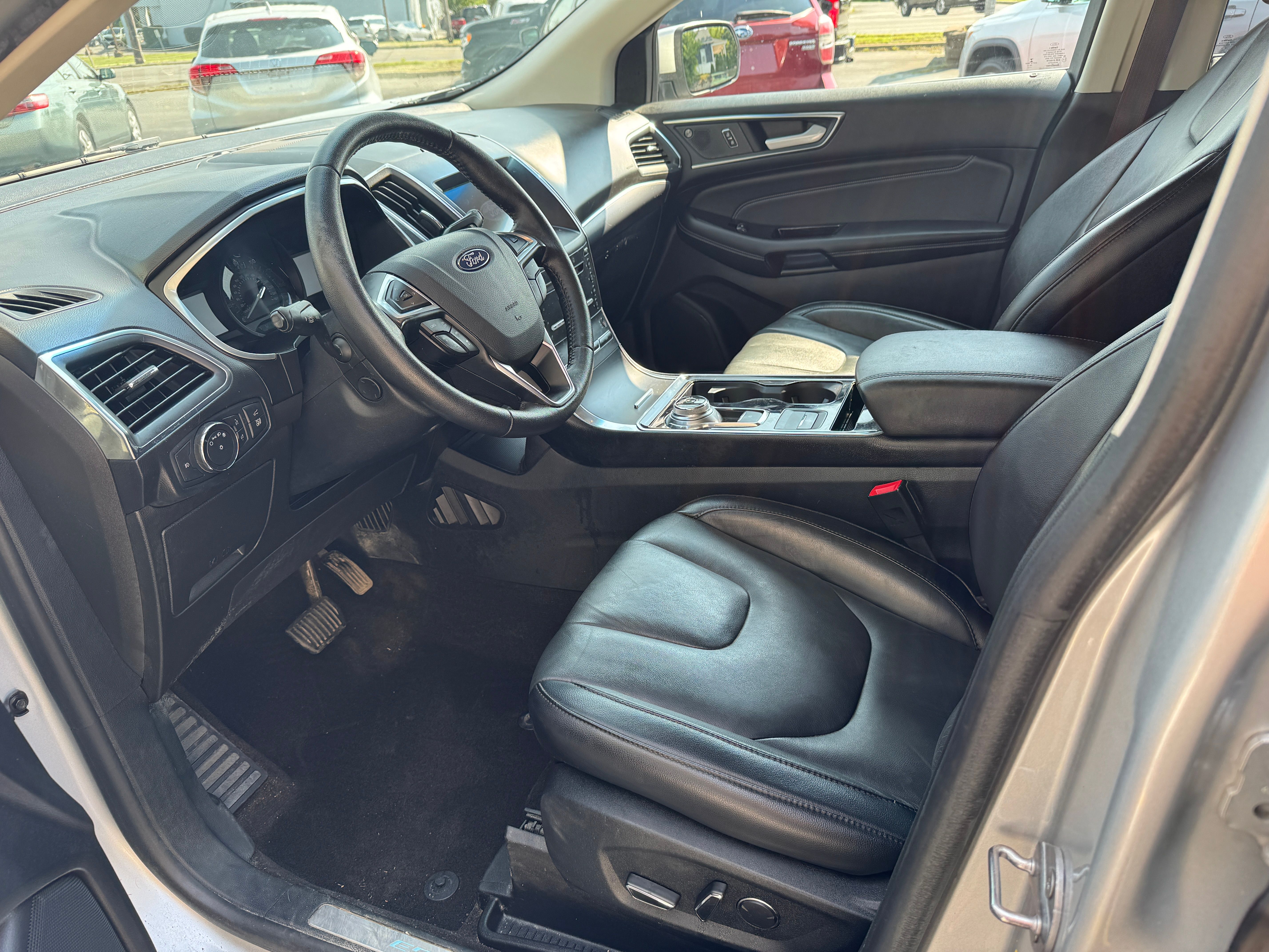 Used 2019 Ford Edge AWD Titanium image 7