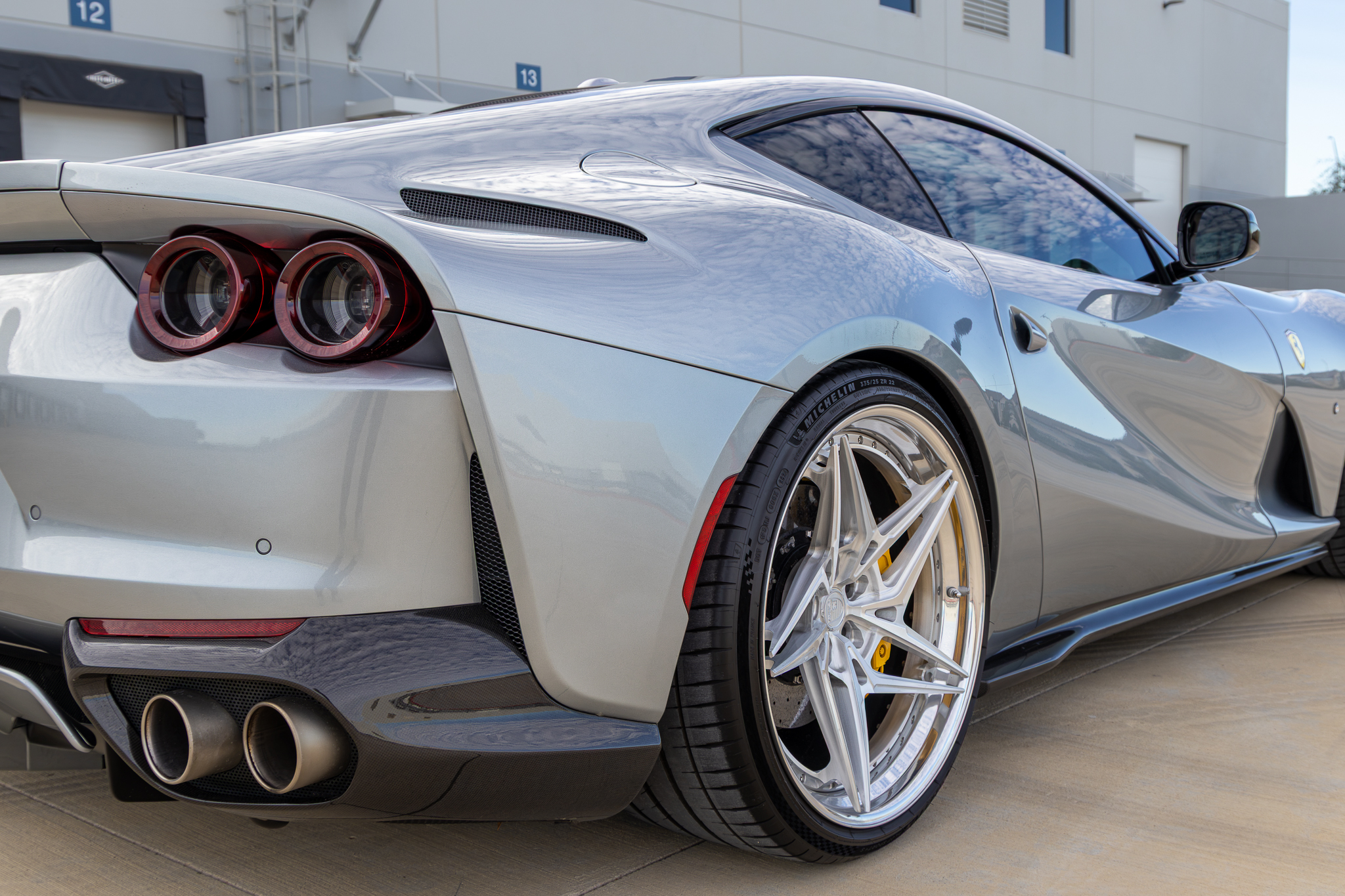 Used 2018 Ferrari 812 Superfast RWD image 21