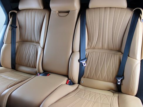 Used 2023 Lexus LS 500 w/ Luxury Package RWD image 9