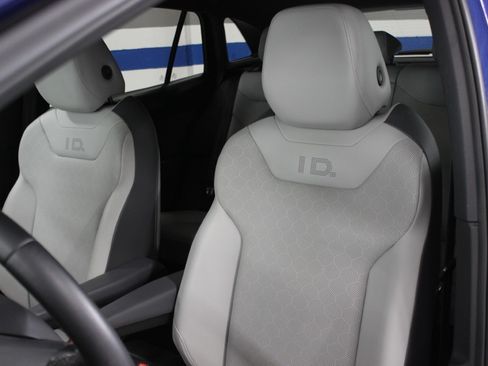 Used 2022 Volkswagen ID.4 Pro S image 32