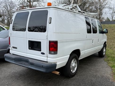 Used 2011 Ford E-250 and Econoline 250 image 3