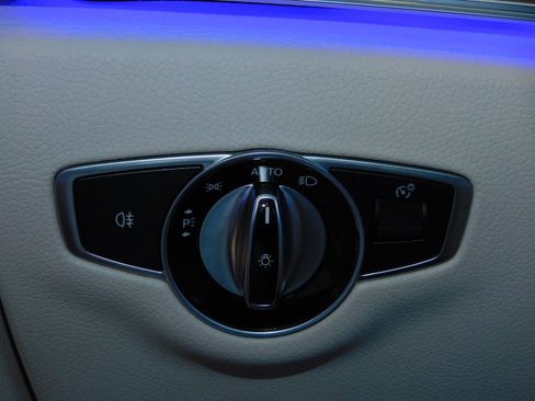 Used 2018 Mercedes-Benz E 300 image 27