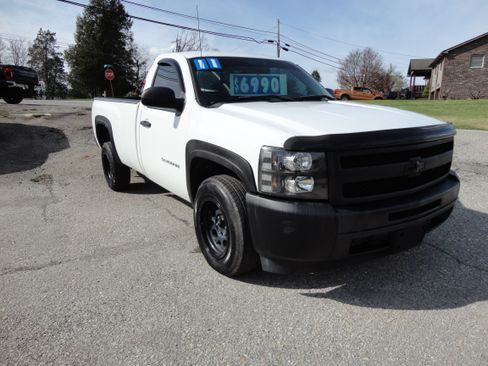 Used 2011 Chevrolet Silverado 1500 RWD image 1