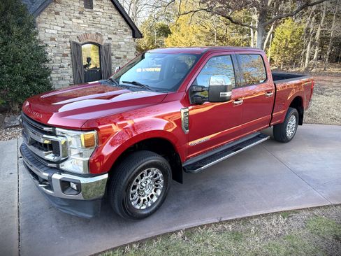 Used 2020 Ford F250 XLT image 1