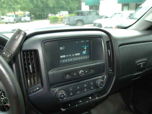 Used 2017 Chevrolet Silverado 2500 4x4 Crew Cab image 19