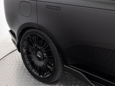 Used 2025 Land Rover Range Rover Long Wheelbase SE image 22
