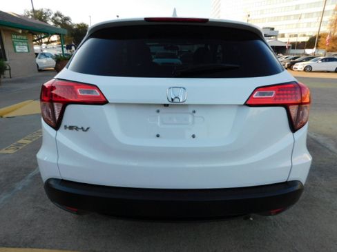 Used 2017 Honda HR-V EX image 6