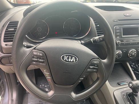 Used 2015 Kia Forte LX image 28
