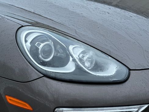 Used 2016 Porsche Cayenne image 12