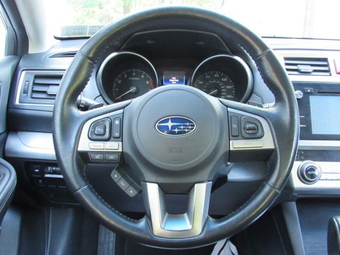 Used 2015 Subaru Legacy 2.5i Premium AWD/4WD image 17