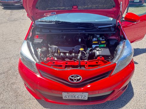 Used 2013 Toyota Yaris 4-Door Hatchback FWD image 25