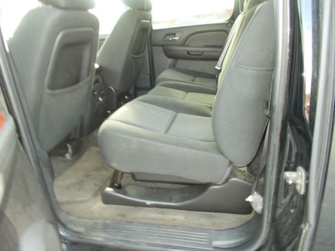 Used 2011 Chevrolet Avalanche LS image 9