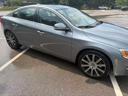 Used 2017 Volvo S60 T5 Inscription Premier AWD image 5