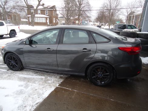 Used 2015 Ford Focus SE image 6