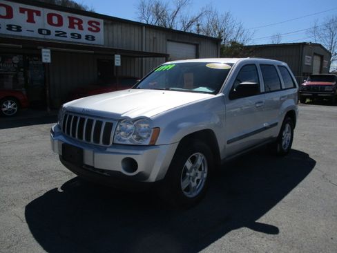 Used 2007 Jeep Grand Cherokee Laredo image 2