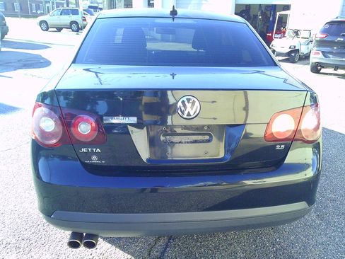 Used 2009 Volkswagen Jetta 2.5 image 4