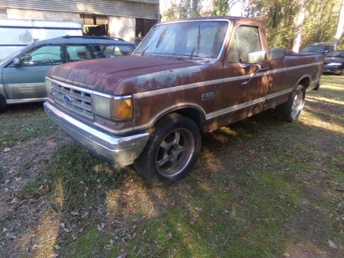 Used 1987 Ford F150 XLT image 1