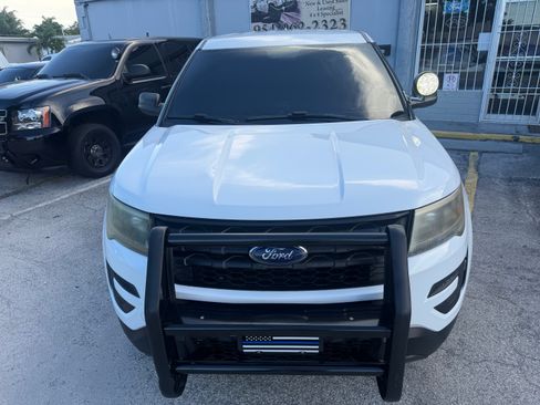Used 2017 Ford Explorer 4WD Police Interceptor image 2