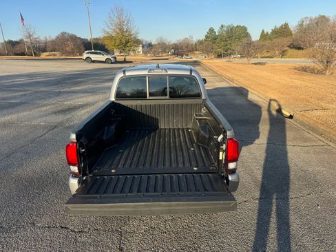 Used 2021 Toyota Tacoma SR5 image 7