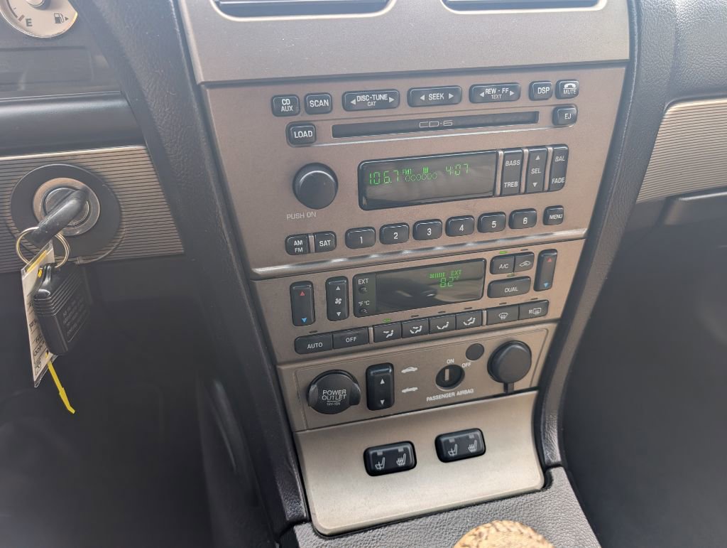 Used 2004 Ford Thunderbird Deluxe RWD image 10