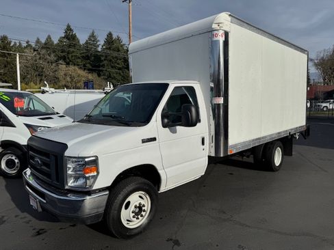 Used 2019 Ford E-350 and Econoline 350 image 6